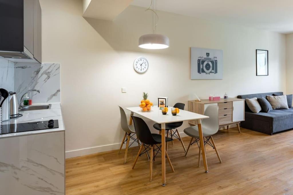 Large Comfy, Modern Studio 5 Min To Acropolis 雅典 外观 照片