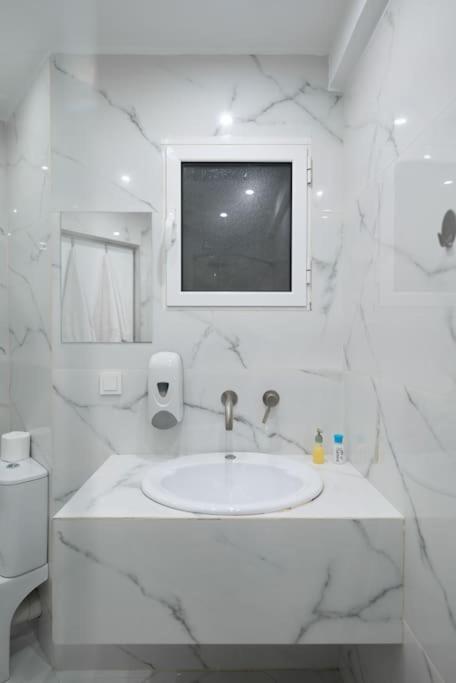 Large Comfy, Modern Studio 5 Min To Acropolis 雅典 外观 照片